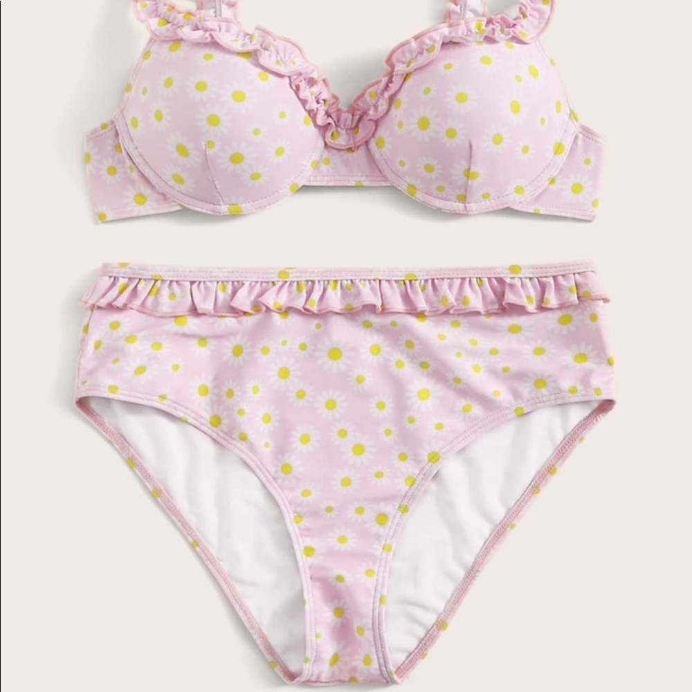Daisy Ruffle Top With High Waist Bikini Set - Picture 4 of 8